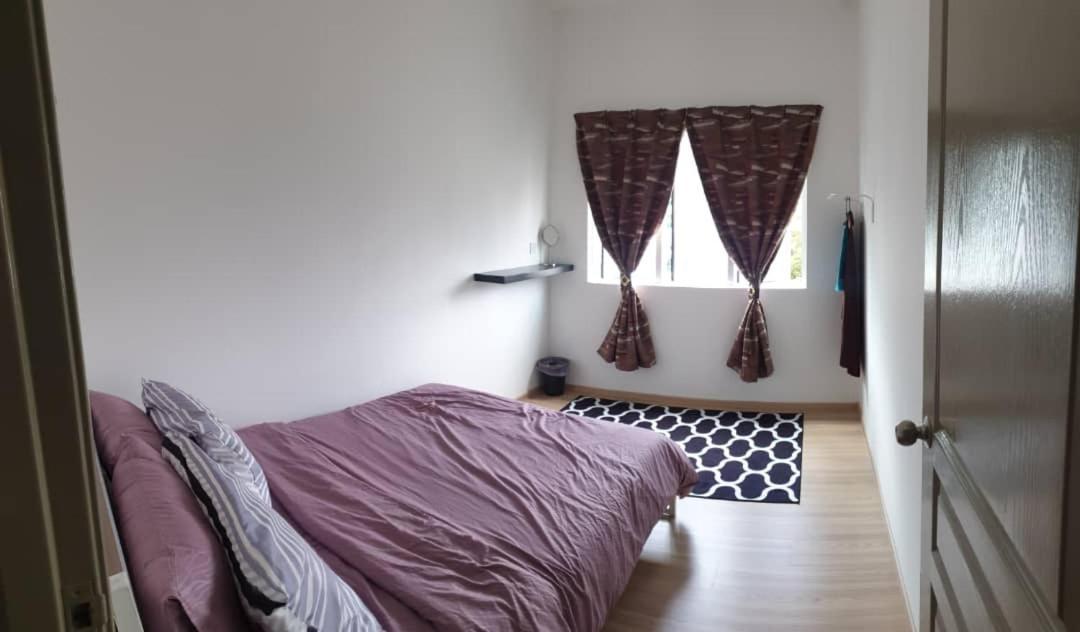 Chombies Muslim Homestay Tanah Rata Dış mekan fotoğraf